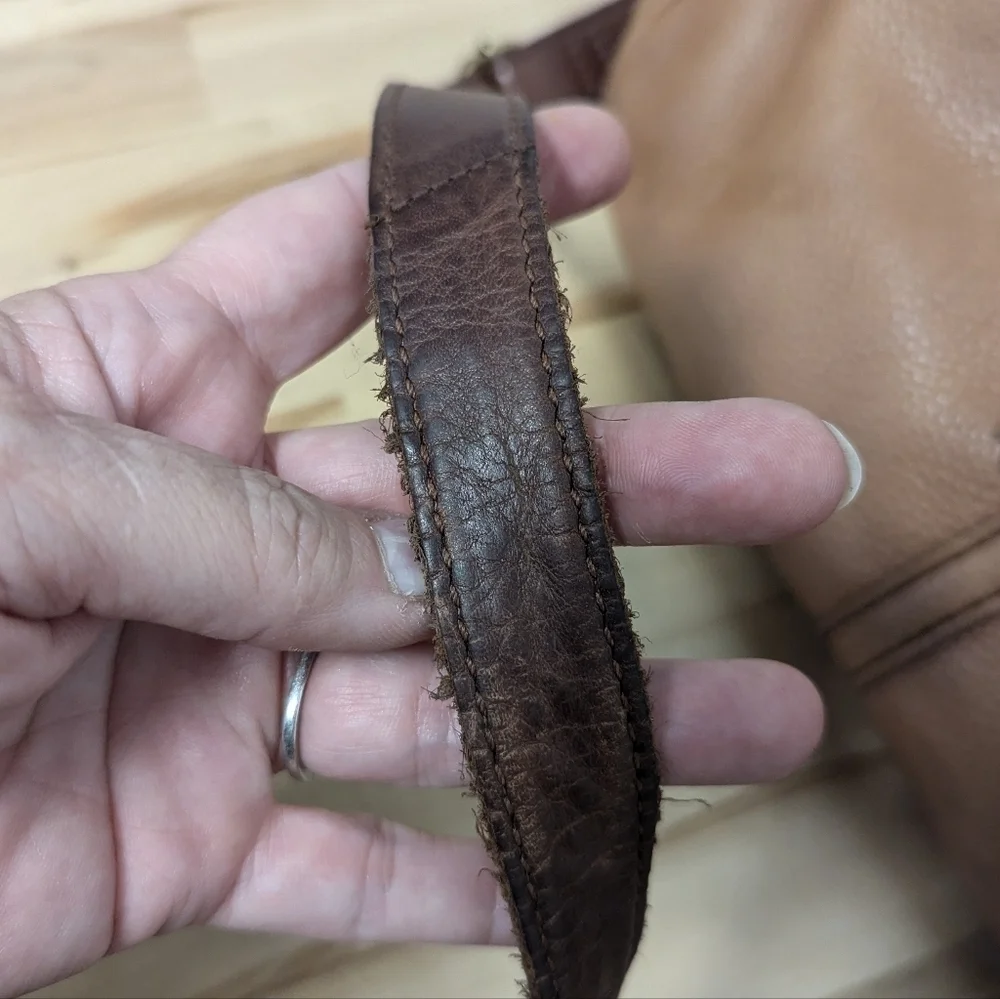 Fossil Brown Leather Crossbody Zipper Close Pockets Adjustable Strap Brass